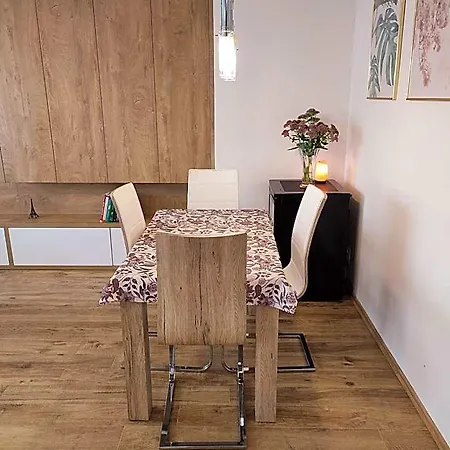 Pod Zamkem Apartmán *